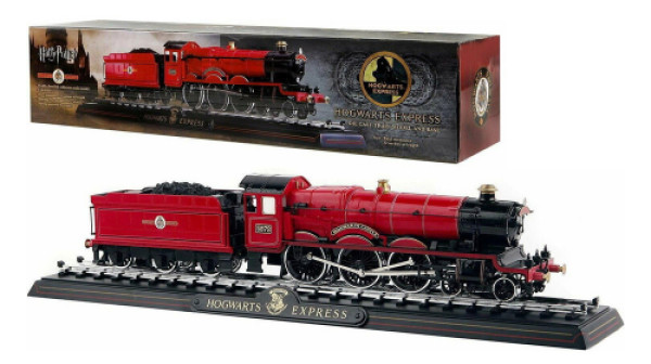Harry Potter - Hogwarts Express Die Cast Train Model And Base GAMING 