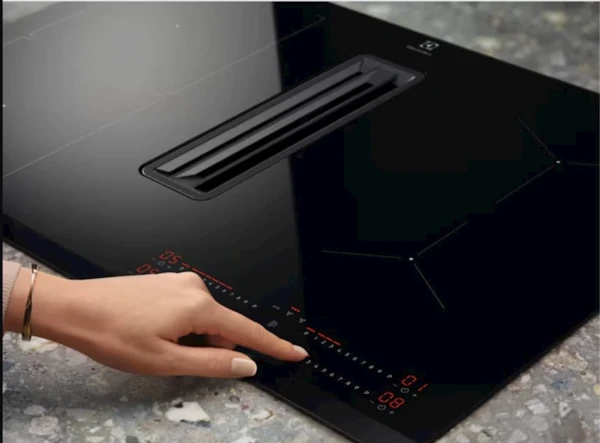 Electrolux ECC8344 Ugradna ploča sa aspiratorom BELA TEHNIKA