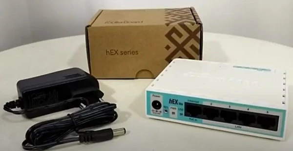 MikroTik RB750r2 heX LITE 5xLAN 10/100, 850MHz CPU, 64MB RAM, RouterOS L4 (265) IT KOMPONENTE I PERIFERIJA
